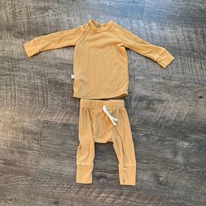 Childhoods Clothing outfit 0-3 mo